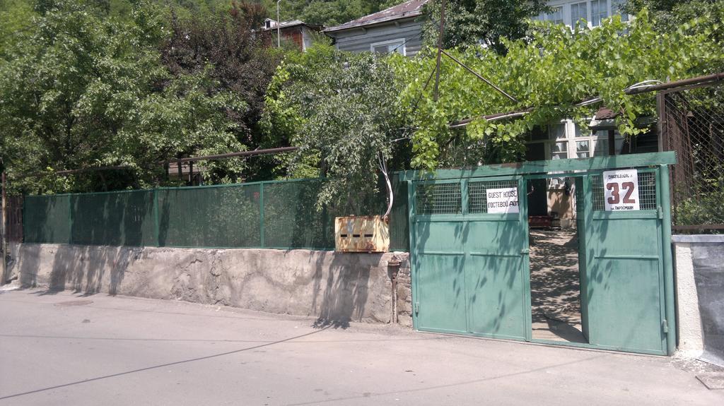 Guest House Besarioni Bordschomi Exterior foto